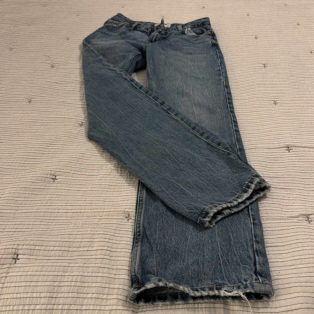 Bershka jeans USA size 2, I am 5’6 112 lbs and these fit perfectly